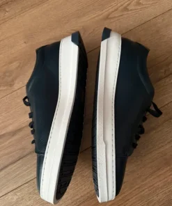 Nowe męskie skórzane buty sneakersy Vistula, model Arno, r. 44
