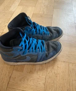 Næsten nye Air jordan noget til billige pris (kun brugt 1 gang før)