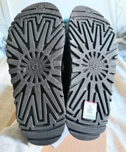 NYA Ugg sandaler goldenglow strl 39