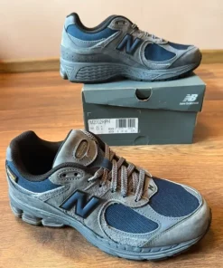 Obuwie New Balance M2002RPH r. 42 nowe sneakersy lifestyle navy