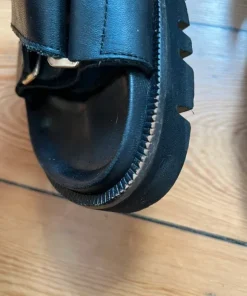 Phenumb sandaler