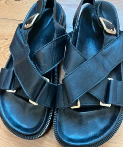 Phenumb sandaler