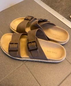 Pier one brun/beige tofflor stl 42