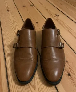 Pier one herresko, str. 42
