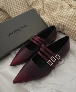 Pointy shoes