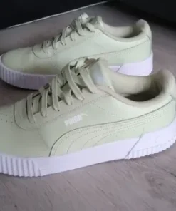 Przepiękne sneakersy Puma Carina rozmiar 40.5