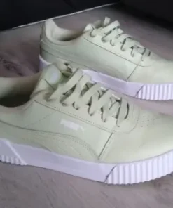 Przepiękne sneakersy Puma Carina rozmiar 40.5