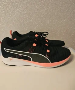 Puma kengät
