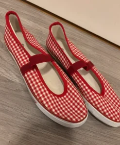 Rödvita skor