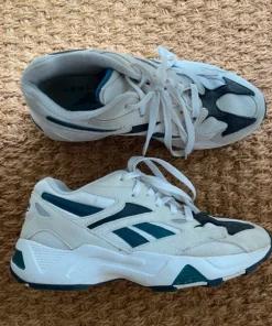 Reebok Sneaks