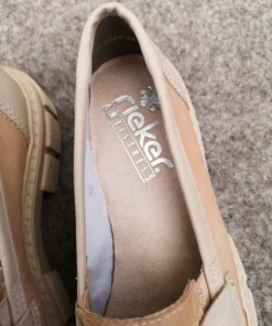 Rieker skor storlek 40.