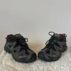 Salomon vandringsskor Gore-Tex i grå och röd, storlek 36 2/3