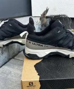 Salomon X Ultra 4 GTX Hiking Shoes - EU 44 / UK 9.5 - Gore-Tex - Excellent Condition