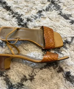 sandaler