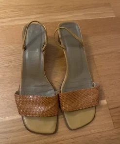 sandaler