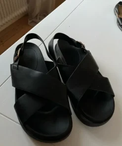 Sandaler Only