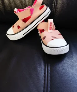 sandały dziecięce to model Converse Chuck Taylor All Star Superplay w kolorze różowym