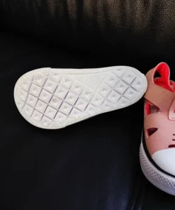 sandały dziecięce to model Converse Chuck Taylor All Star Superplay w kolorze różowym