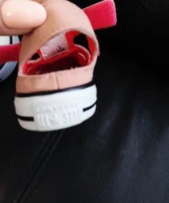 sandały dziecięce to model Converse Chuck Taylor All Star Superplay w kolorze różowym