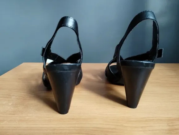 Sandały skórzane Clarks rozmiar 40