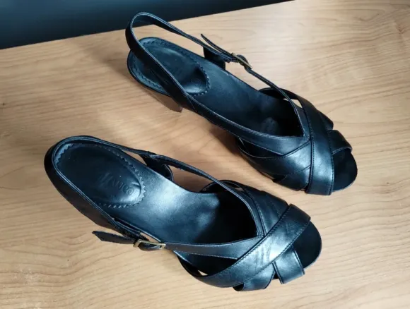 Sandały skórzane Clarks rozmiar 40