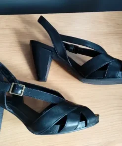 Sandały skórzane Clarks rozmiar 40
