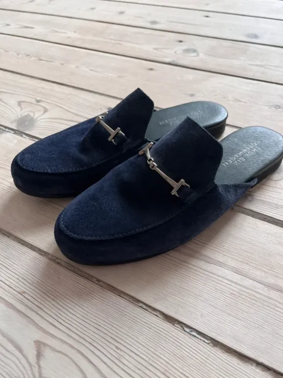 Shoe Biz Slip in loafers
