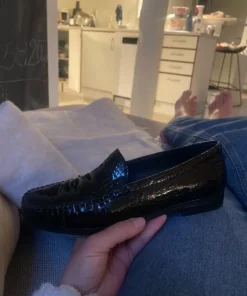 Sioux loafers i læder med kroko lak look
