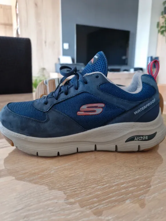 Skechers U.S.A model Render Arch-Fit Waterproof rozmiar 41 wkładka 26,5 cm