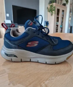 Skechers U.S.A model Render Arch-Fit Waterproof rozmiar 41 wkładka 26,5 cm