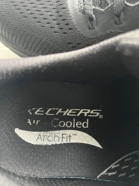 Sketschers ArchFit koko 37
