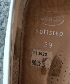 Skor från Scholl stl 39