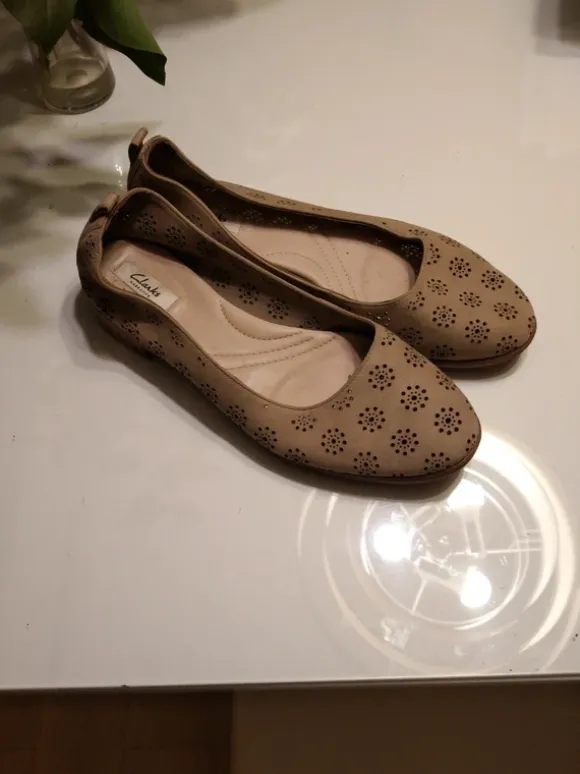 Skórzane buty damskie marki Clarks