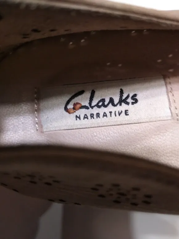 Skórzane buty damskie marki Clarks