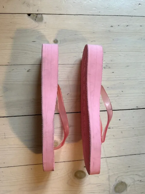 Sleepers sandal med “høj hæl”