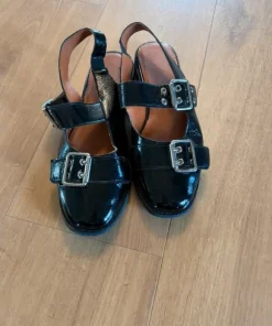 Slingbacks