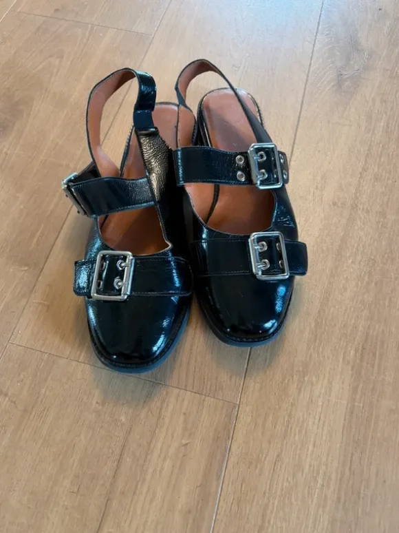 Slingbacks