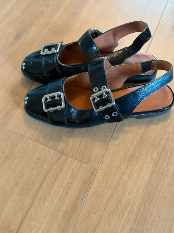 Slingbacks