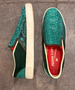 Slip ons ormskinn