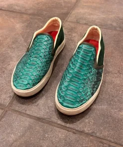 Slip ons ormskinn