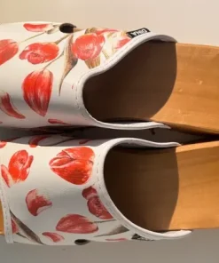 Slip-in sandaler med blommönster!