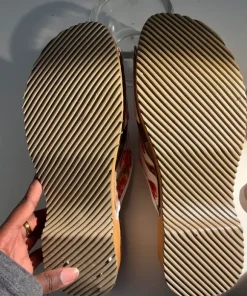 Slip-in sandaler med blommönster!