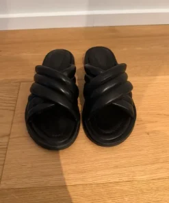 Slippers / sandaler