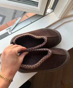 Slippers med mønster og for