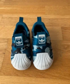 Sneakers, gympaskor Adidas, blåa, strl. 22