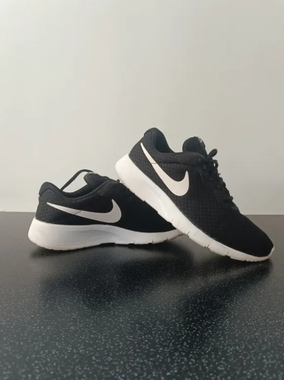 Sneakersy Nike 38, 5