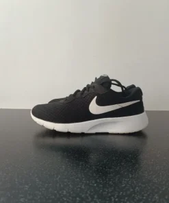 Sneakersy Nike 38, 5