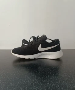 Sneakersy Nike 38, 5