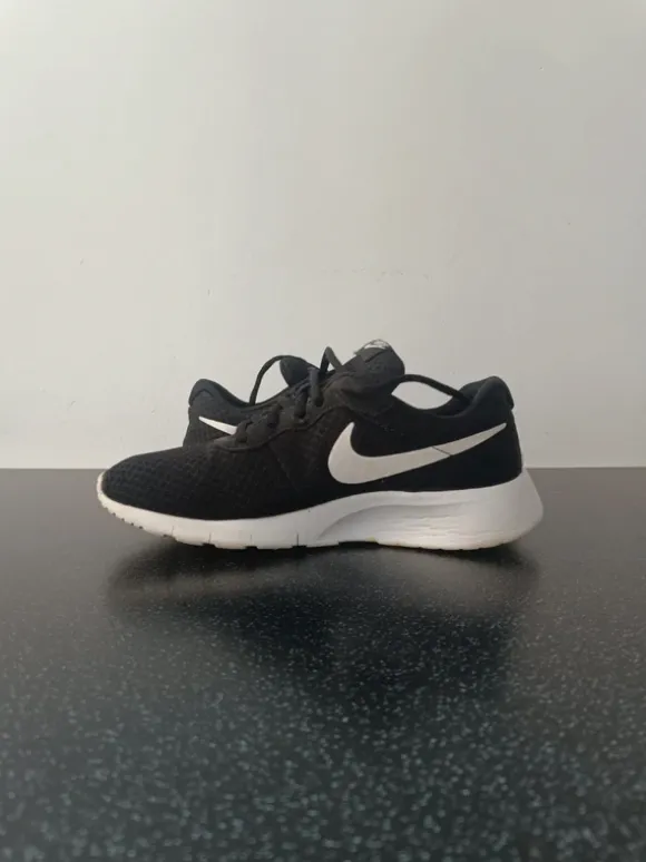 Sneakersy Nike 38, 5