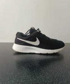 Sneakersy Nike 38, 5